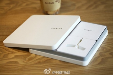 Появиха се официалните снимки на смартфона Oppo N1 и неговата необичайна опаковка