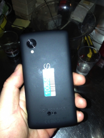 Изгубен Nexus 5 в бар: снимки и видео