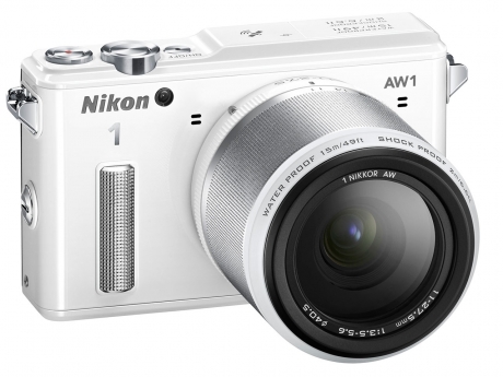 Nikon представиха първия водоустойчив безогледален апарат с подсилен корпус