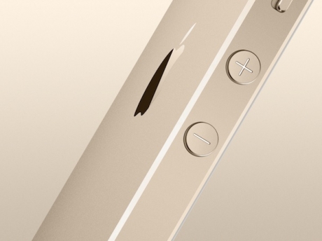 Златистият iPhone 5S струващ 9 беше продаден в аукциона eBay за  100