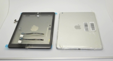 Снимки на корпуса на iPad 5 в цвят Space Gray