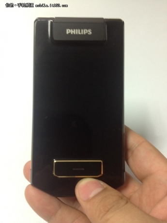 Появи се информация за необичайния смартфон Philips W8568