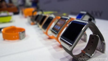 От следващия месец Samsung Galaxy S4 става съвместим с Galaxy Gear
