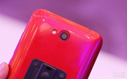 HTC Desire 616: осемядрен смартфон с цена 0