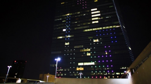 Геймъри играят Tetris на стената на небостъргач