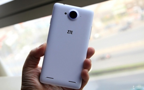 Анонс на евтиния смартфон ZTE Redbull с поддръжката на LTE