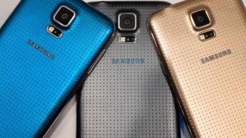 Потребителите на iPhone преминават към Samsung GALAXY S5