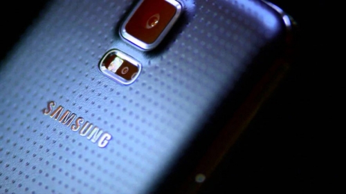Потребителите на iPhone преминават към Samsung GALAXY S5