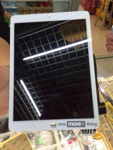 Появи се предния панел на Apple iPad Air 2 на снимки