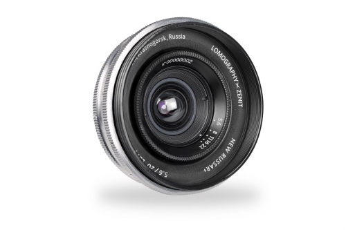 Lomography представиха обектива Russar+