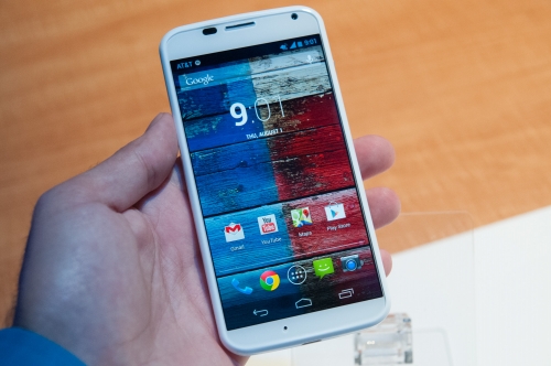 Смартфоните на Motorola ще продължат да работят със стоков Android