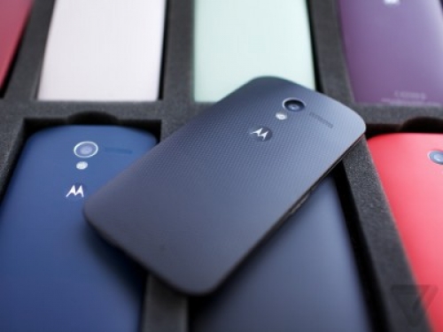 Смартфоните на Motorola ще продължат да работят със стоков Android