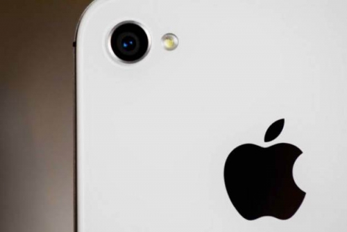 Apple работят върху услуга за плащания през iPhone