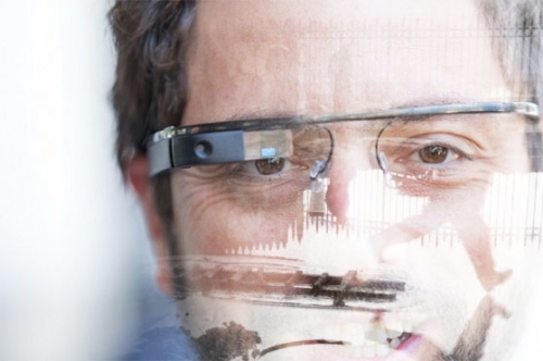 Банка подигра Google Glass в рекламен клип
