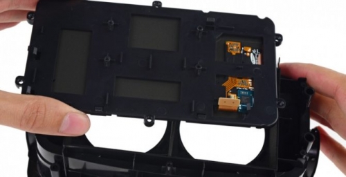 След разглобяването на Oculus Rift DK2 се вижда смартфона Samsung Galaxy Note 3