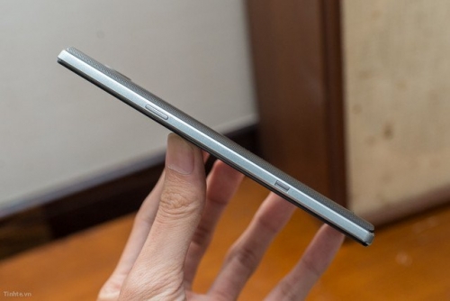 Pantech показа много красива версия на конкурента GALAXY Note 4 (снимки)