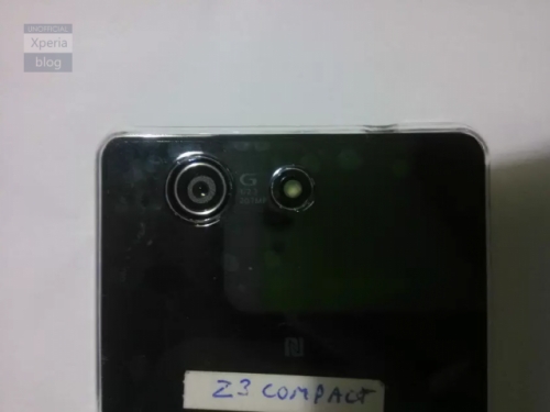 Снимки разкриват подробности за матрицата и бутоните на Xperia Z3 Compact