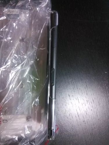 Снимки разкриват подробности за матрицата и бутоните на Xperia Z3 Compact