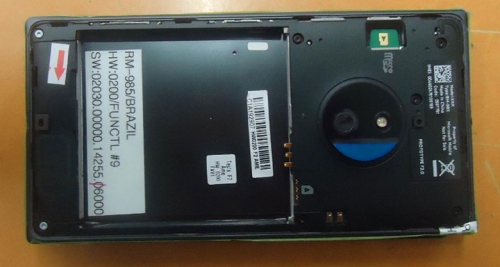 Снимки на предстоящия Lumia 830 се появиха в официален документ