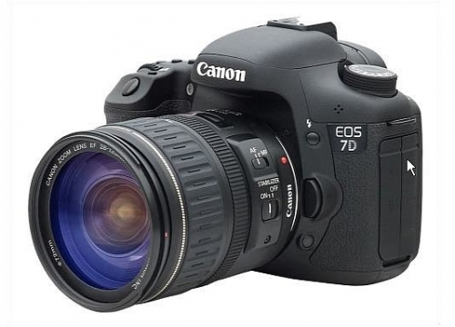 Анонс на огледалния цифров фотоапарат Canon EOS 7D Mark II