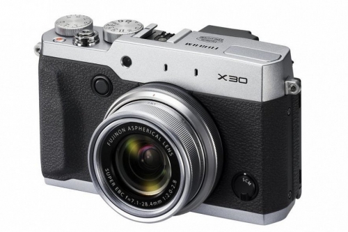 Fujifilm X30: компактен фотоапарат в ретро стил