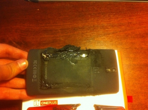 Китайският флагман OnePlus One се запали в джоба на собственика си