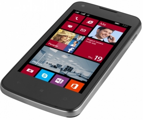 Започнаха продажбите на Prestigio MultiPhone 8400 DUO – най-евтиния WP8-смартфон на пазара
