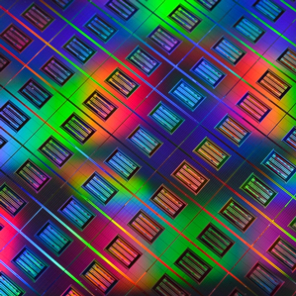 Компютърът от ново поколение The Machine на HP ще работи с Linux++