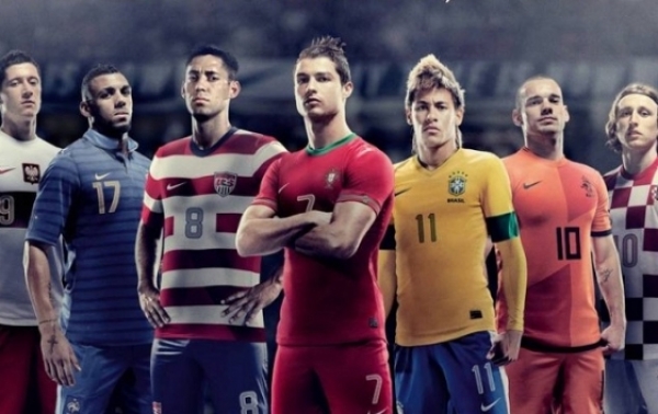 PES 2015 се сдоби с мащабен ъпдейт от нови отбори и играчи