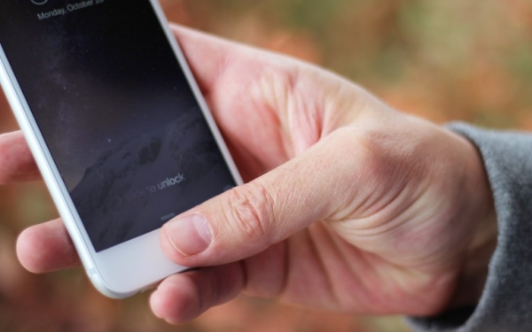 Скенерът за пръстови отпечатъци в новия iPhone ще разпознава жестове