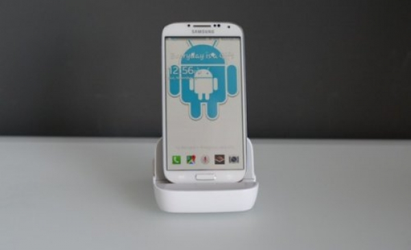 Andromium OS превръща Android-смартфона в пълноценен компютър