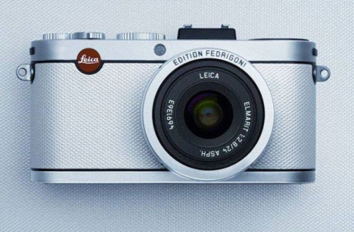 Leica представиха версия на X2 облицована в хартия