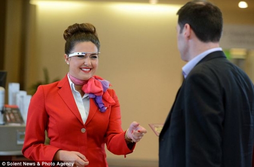 Virgin Atlantic тестват Google Glass на летището Хийтроу