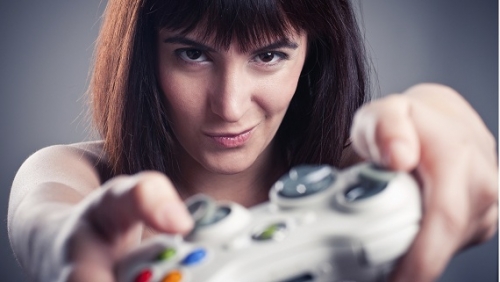 Проучване: Жените играят игри, но не участват в турнири