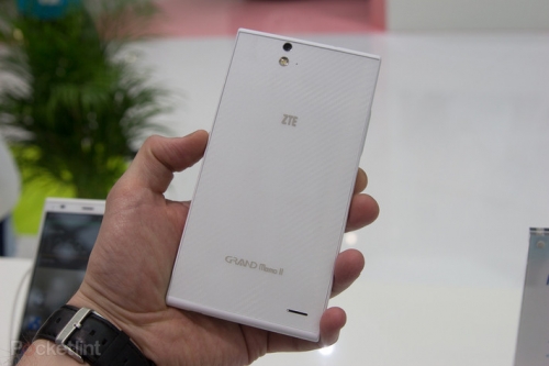 Ултратънкият LTE-таблетфон ZTE Grand Memo II LTE