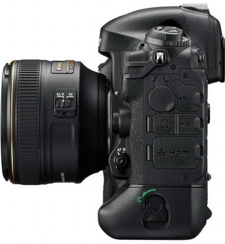 Nikon започна продажбите на професионалния фотоапарат D4S
