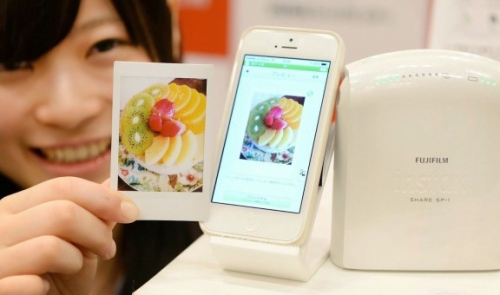 MWC 2014: мобилен фотопринтер от Fujifilm за iPhone и iPad