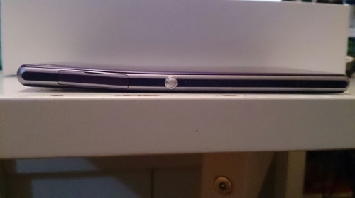 Sony Xperia Z1 се огъва самостоятелно