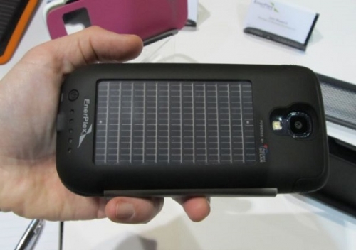 EnerPlex предлага калъф със слънчеви батерии за потребителите на Samsung Galaxy S4 и Apple iPhone 5S