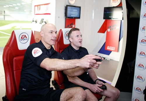 EA става спонсор на английските футболни съдии