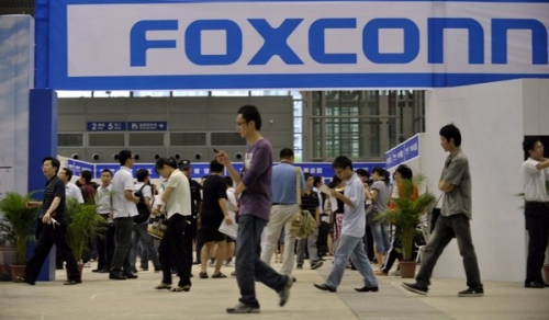 Foxconn ще открие завод в Индонезия и център за изследвания в САЩ