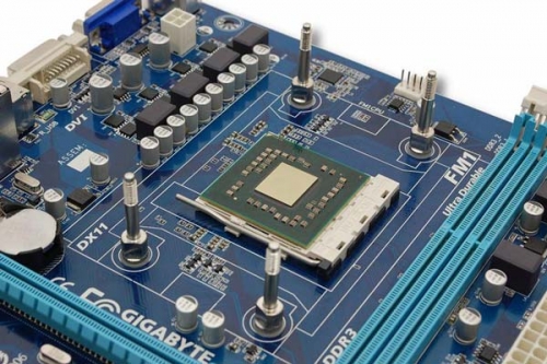 EK Water Blocks предлага да се маха горната част на APU AMD от А серията за по-добро охлаждане