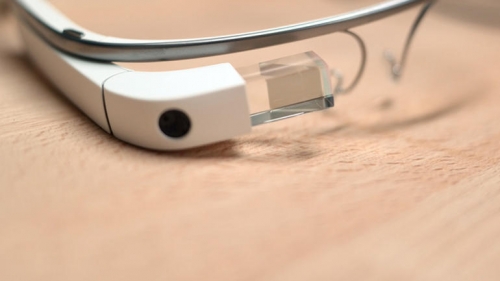 Google Glass няма да сложи край на живота на смартфоните