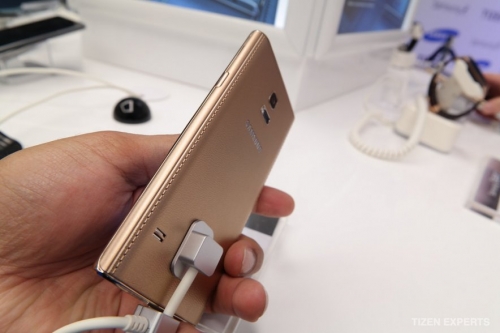 Samsung обясни причината за отлагането на дебюта на първия Tizen-смартфон