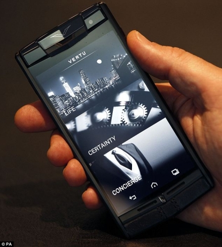 Kyocera Brigadier: нов смартфон със сапфирно стъкло