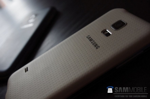 Samsung GALAXY S5 mini и GALAXY Tab S: снимки и характеристики
