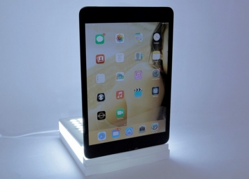 DOT Light – лампа, док-станция, поставка и USB-зарядно за iPhone и iPad