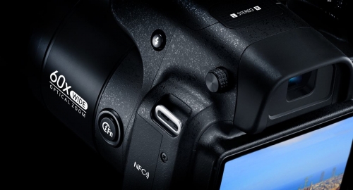 Нова информация за полупрофесионалния цифров фотоапарат Samsung WB2200F
