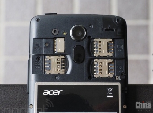 Acer Liquid E700: смартфон с поддръжката на три SIM-карти