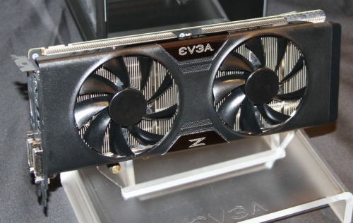 Видеокартата EVGA GeForce GTX TITAN Z с охладителя ACX беше забелязана на Computex 2014